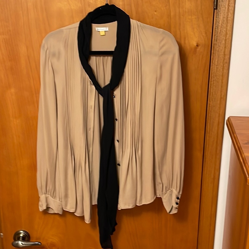 Leifsdottir silk blouse with tie